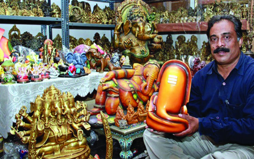 Largest Collection of Ganesh idols & Photographs